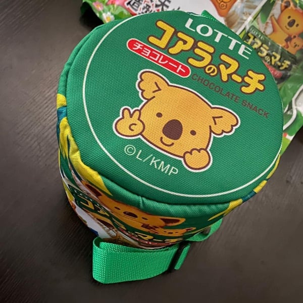 全聯限定「小熊餅乾圓桶包」！雙拉鍊＋大容量設計，小熊餅乾再出新招