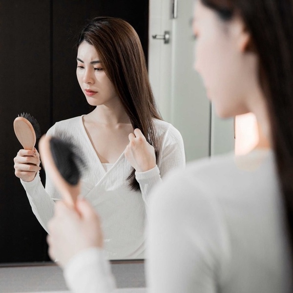 頭髮毛躁好乾枯？日本美容師親授「反向洗髮」祕技，洗髮前加這步驟柔順一整天