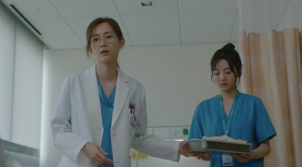 《機智醫生2》第6集劇情解析！網猜莫奈爸可能是羅PD？曹政奭這幕100%複製20歲的自己！