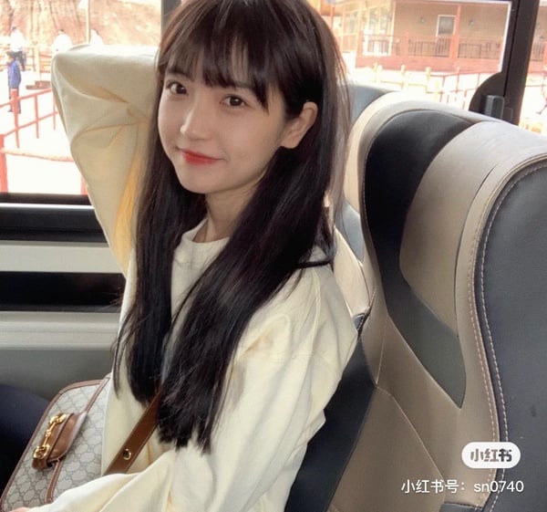IU也剪漫畫瀏海！小紅書超夯Lisa同款髮型，一刀切、漫畫瀏海，你跟上了嗎？
