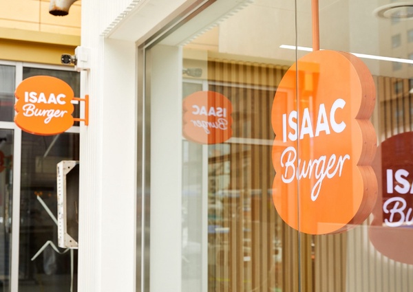 訪韓必吃再+1!人氣吐司ISAAC進軍漢堡界,「ISAAC Burger」鮮嫩手工漢堡太邪惡!
