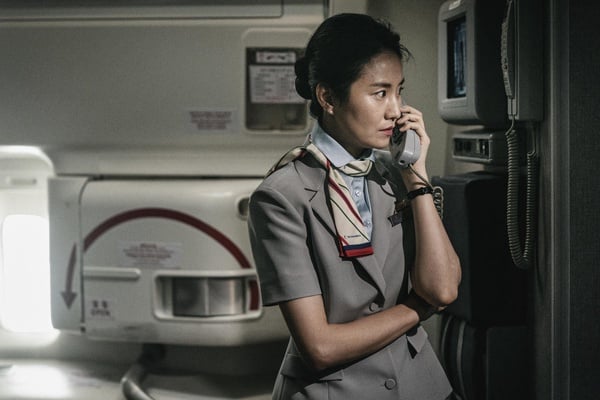 韓國首部空難片《緊急迫降》來了！陣容超強《寄生上流》的爸爸還有《夫婦的世界》的他