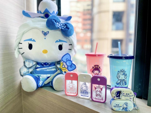 HELLO KITTY進軍全家！全家「三麗鷗集點加價購」開跑，Kitty冷水杯、酒精噴瓶可愛必收