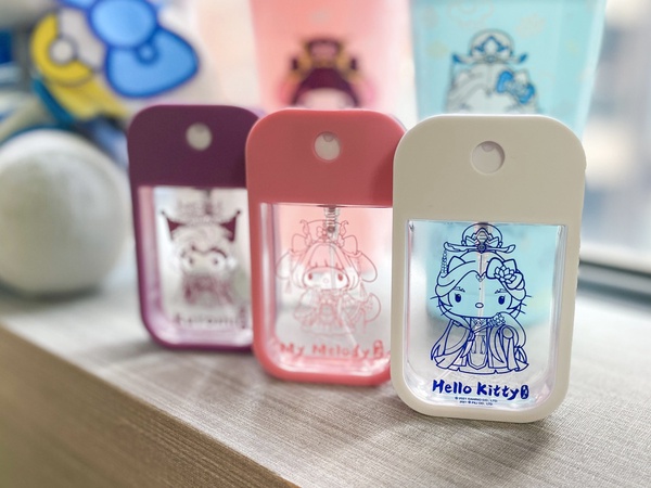 HELLO KITTY進軍全家！全家「三麗鷗集點加價購」開跑，Kitty冷水杯、酒精噴瓶可愛必收