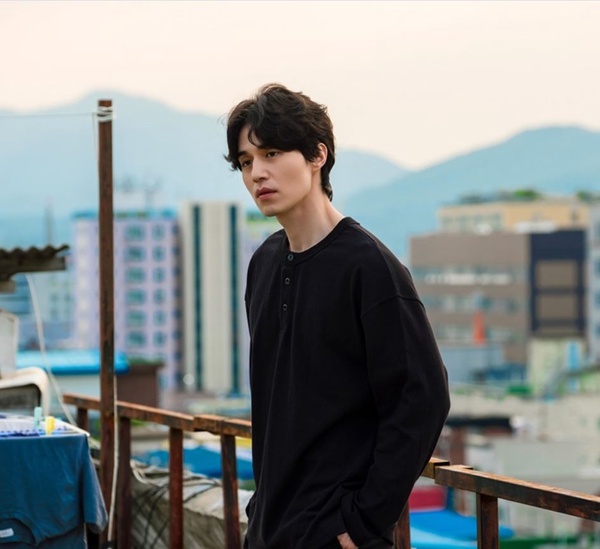 2021下半年韓劇男神回歸作！金材昱要搭鄭秀晶演「失憶症霸總」？蘇志燮新劇演律師，朴敘俊新劇配韓素希？