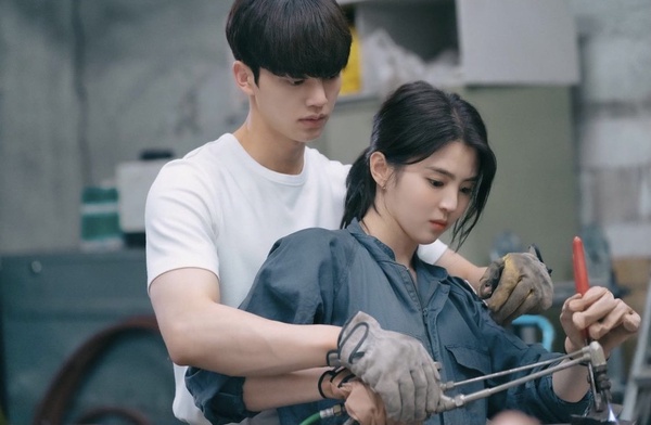 秒暈船！《無法抗拒的他》渣男語錄1：戀愛是創作的靈感來源