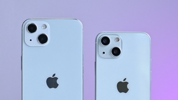 iPhone 13寶寶藍來了？實體顏色曝光美炸天，三眼怪變大小眼，網友：「強迫症受不了」
