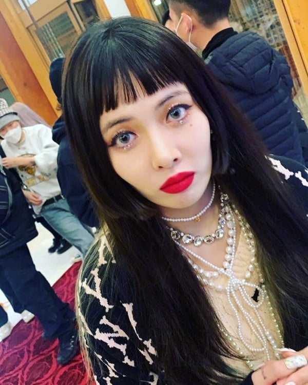 瀏海對了瘦臉無敵！3個綁馬尾後瀏海整理技巧，高顴骨＆太陽穴凹陷被修飾、臉蛋變稚嫩