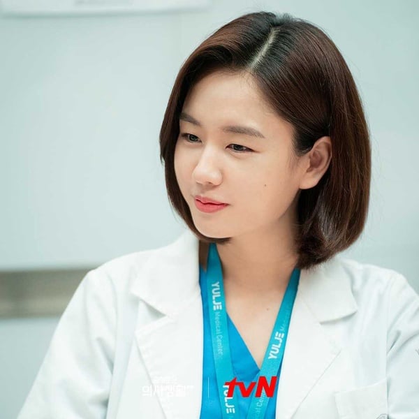 關於《機智醫生生活》安恩真的6件事！和金高銀、朴素丹是同學，私下充滿綜藝感