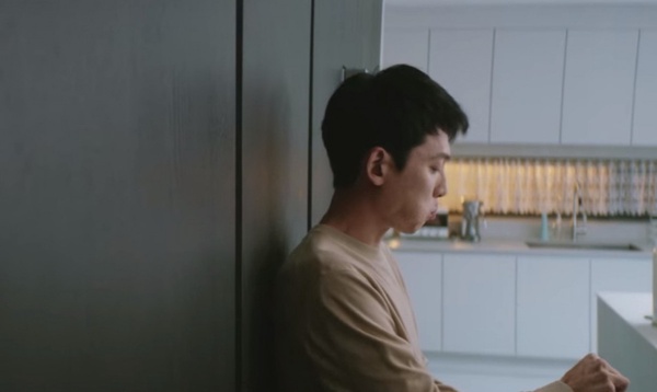 Netflix《機智醫生生活2》99s送戒指就出事？最新劇情分析，頌和小動作藏愛意，網猜她可能是腫瘤？
