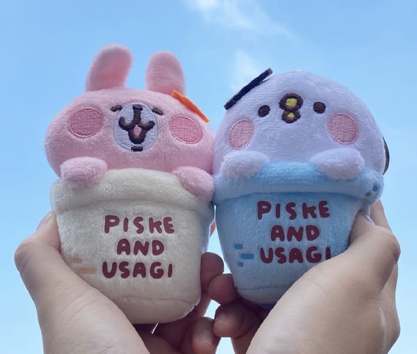 卡娜赫拉迷注意！台北、高雄期間限定店登場！P助&粉紅兔兔化身為小農，超萌周邊必收藏