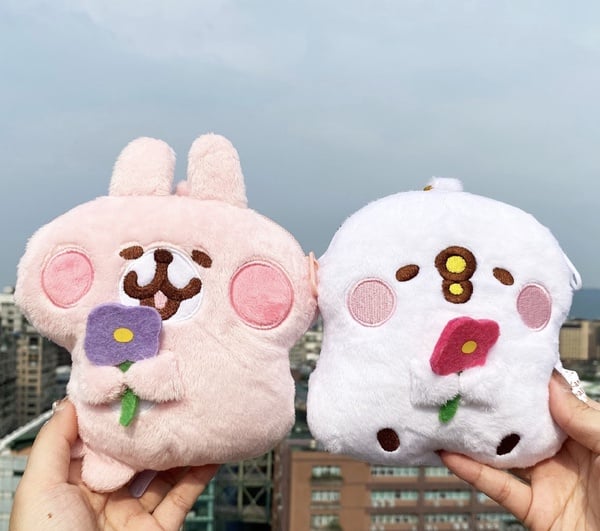 卡娜赫拉迷注意！台北、高雄期間限定店登場！P助&粉紅兔兔化身為小農，超萌周邊必收藏