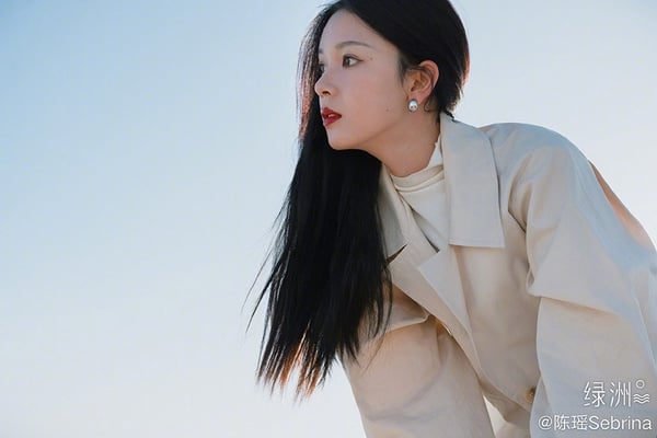 9位「同齡不同命」的陸劇女星！白鹿四年10部女一號，她給趙麗穎、迪麗熱巴做配都沒火