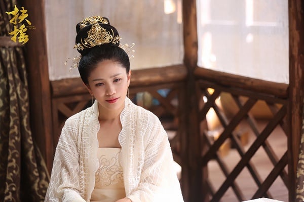 《你是我的榮耀》演員古裝造型1：胡可 飾演 玲姐