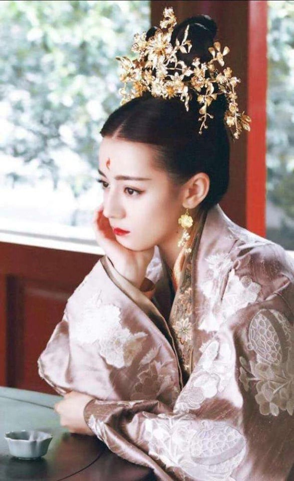 《你是我的榮耀》演員古裝造型10：迪麗熱巴 飾演 喬晶晶