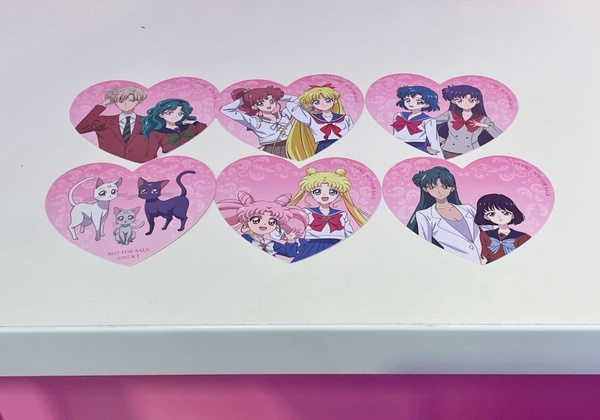 美戰迷集合！「美少女戰士期間限定甜點店」預約入場，變身器雞蛋糕必吃，還送美戰杯墊