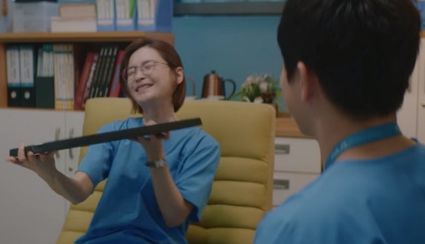 Netflix《機智醫生生活2》網讚最棒的一集！羅莎本人真的會鋼琴？「他喜歡你就會來看你」高甜呼應