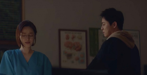 《機智醫生2》最新劇情解析！羅莎真的會鋼琴？「他喜歡你就會來看你」高甜呼應第1季！