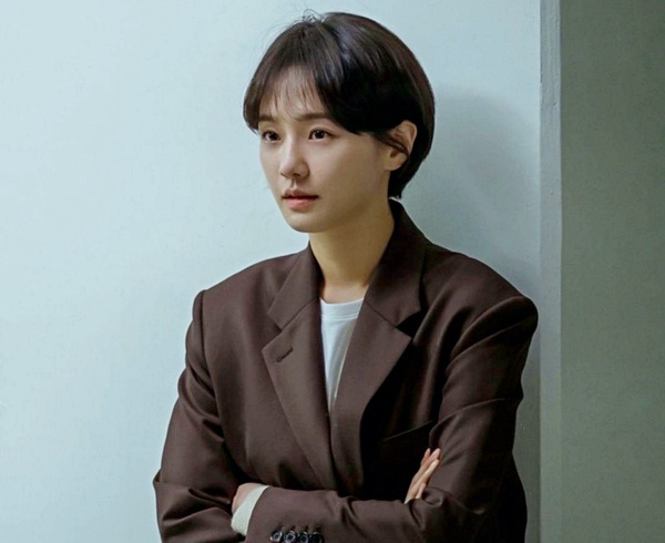 韓網熱議明星「顏值顛峰」時期！朴珪瑛、李寶英、宋智孝簡直美成仙，這位美貌更是奇蹟