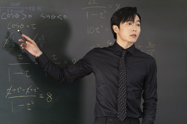 Disney+原創韓劇1：李鐘碩、潤娥《黑話律師》