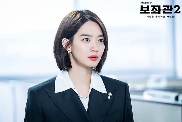 《海岸村恰恰恰》申敏兒經典作品盤點！《輔佐官》演女政治家，電影《詭憶》演技超絕