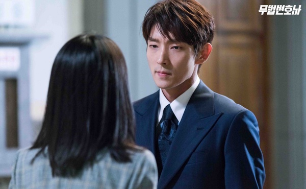 tvN周末檔韓劇平均收視Top10！《惡魔法官》差點進榜，《迫降》輸《哲仁》，這神劇奪冠