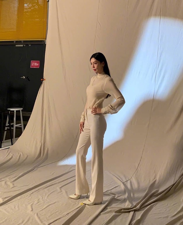 腰瘦到逆天的女星！《上流戰爭》41歲金素妍腰比恩星還細？她51cm細腰和別人頭圍一樣大