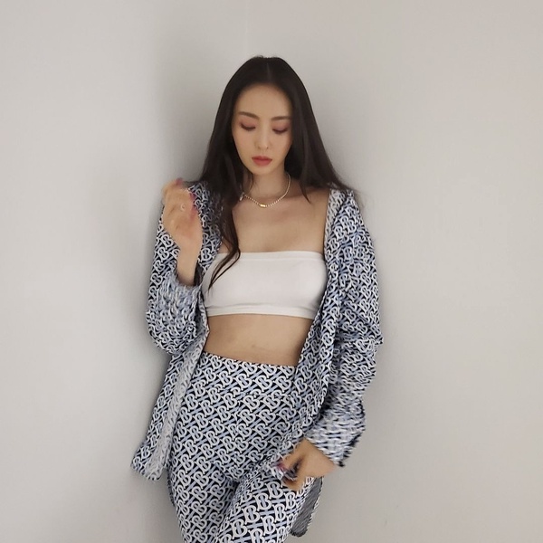 腰瘦到逆天的女星！《上流戰爭》41歲金素妍腰比恩星還細？她51cm細腰和別人頭圍一樣大