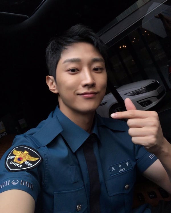 關於《警察課程》鄭振永的6件事！曾奪擊劍金牌，憑超強創作實力被封「振多芬」