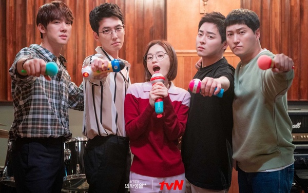 Netflix《機智醫生生活2》讓「器官捐贈」人數翻11倍！劇中隱藏4議題，碩亨看破家屬真面目，這幕超諷刺
