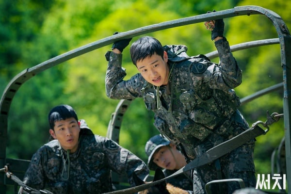 6部高評價「軍人題材韓劇」推薦！《D.P逃兵追緝令》開播獲好評，《太陽的後裔》是經典