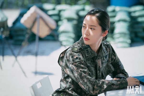 6部高評價「軍人題材韓劇」推薦！《D.P逃兵追緝令》開播獲好評，《太陽的後裔》是經典