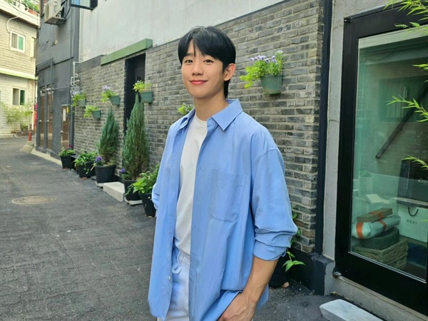關於《媽媽朋友的兒子》丁海寅的6件事!被封為「國民年下男」,曾因巧克力腹肌登熱搜