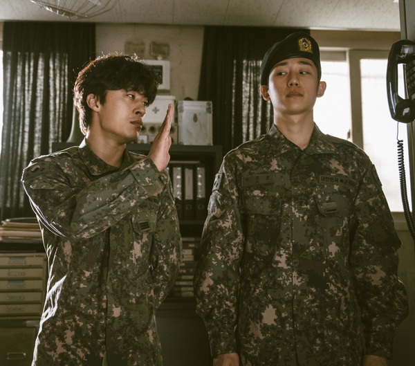 比《D.P：逃兵追緝令》可怕的韓國軍中霸凌！被凌虐還要說「謝謝」、小兵受虐遺照曝光，網全心碎了