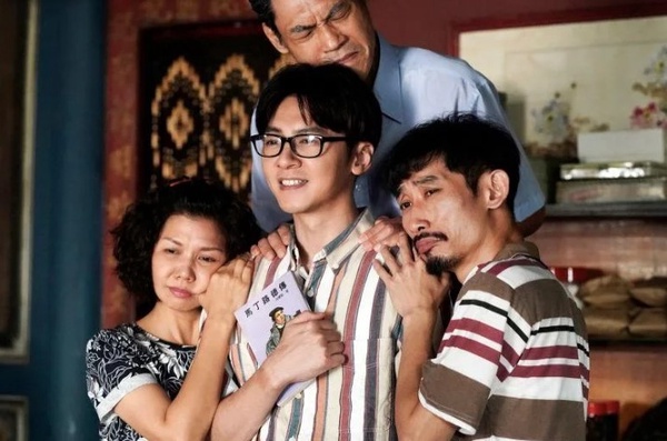 《俗女養成記》這些竟是即興！楊麗音麵攤摸頭、請客李國毅，還有這暴哭細節都臨時加的