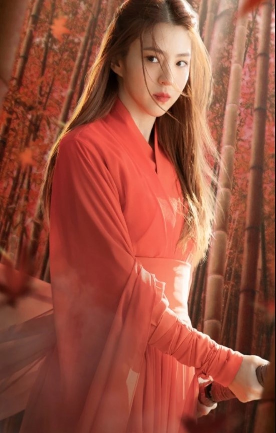 「古裝比時裝更美」韓劇女星！金裕貞《紅天機》造型不輸《雲畫》，韓素希古裝美得驚人