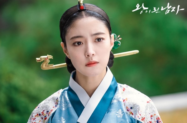「古裝比時裝更美」韓劇女星！金裕貞《紅天機》造型不輸《雲畫》，韓素希古裝美得驚人