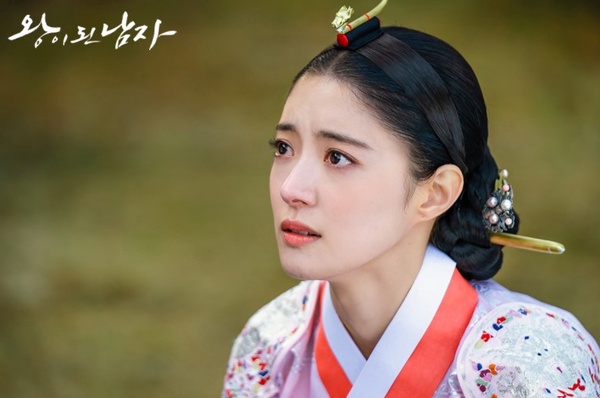 「古裝比時裝更美」韓劇女星！金裕貞《紅天機》造型不輸《雲畫》，韓素希古裝美得驚人