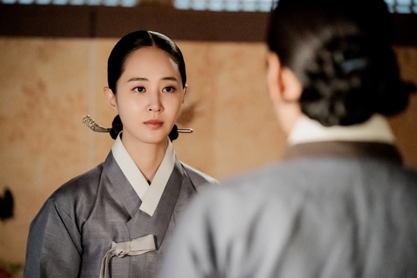 「古裝比時裝更美」韓劇女星！金裕貞《紅天機》造型不輸《雲畫》，韓素希古裝美得驚人