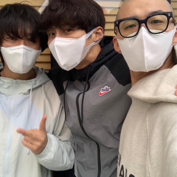 《海岸村恰恰恰》金宣虎隱藏人脈！最崇拜《機醫》曹政奭，和《上流戰爭》羅根竟是好友