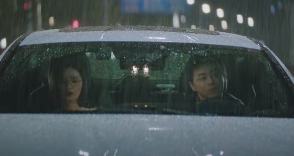 Netflix《機智醫生生活2》翊晙頌和隱藏高甜細節！不只頌和，翊晙也一見鍾情？接吻後這動作甜哭！