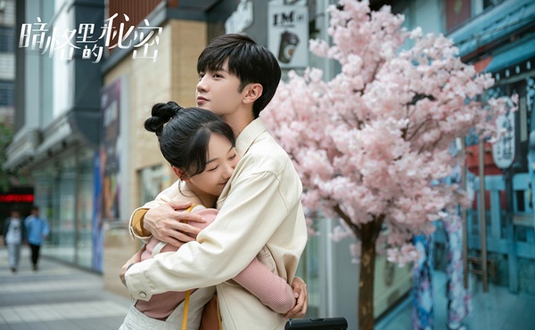 近期陸劇熱度榜TOP 10！《君九齡》第四、《光芒》第三，《一生一世》熱度值破9000大關