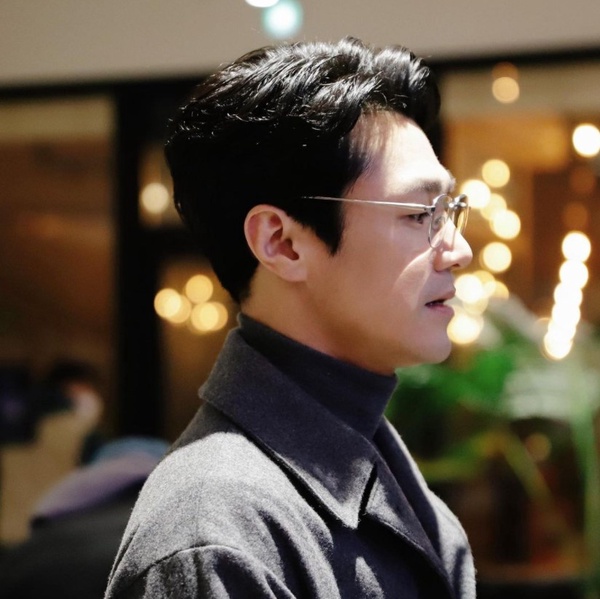 Netflix《機智醫生生活2》隱藏帥哥美女！不只張冬天，明恩媛戲外美翻，碩亨&amp;急診奉醫生原來是超帥大叔