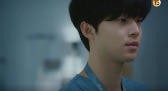 Netflix《機智醫生生活2》隱藏帥哥美女！不只張冬天，明恩媛戲外美翻，碩亨&amp;急診奉醫生原來是超帥大叔