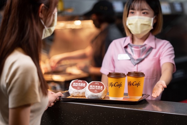 麥當勞買一送一！麥當勞振興餐100元吃漢堡、雞塊、薯條、飲料，再享指定品項買一送一