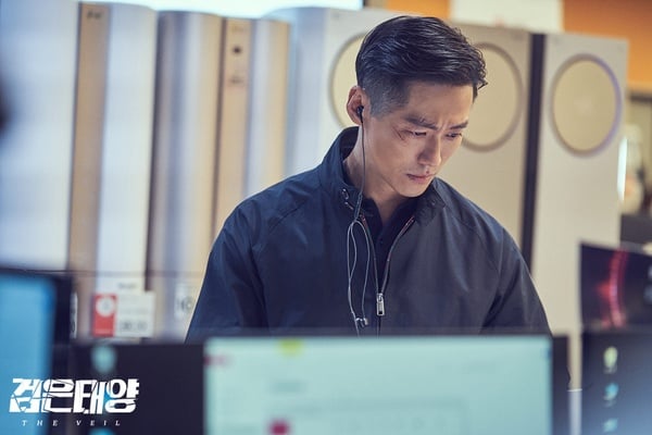 南宮珉《黑色太陽》首播收視達8.5%！懸疑燒腦、高能反轉，首兩集就列19禁
