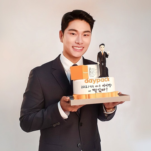 《海岸村恰恰恰》洞長是超級富二代！7位隱藏富二代，李伊庚爸是LG理事，他家現金就有600億？