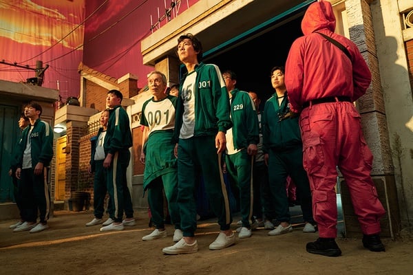 《魷魚遊戲》奪Netflix全球第2！近期5部熱播韓劇，《柔美的細胞小將》好評，這部爽度不輸《文森佐》
