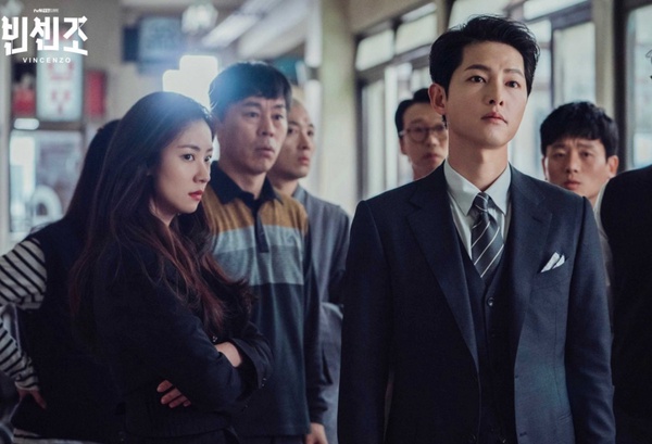 2021擠進Netflix世界前十的韓劇！《海岸村恰恰恰》第9《魷魚遊戲》更狂，而上半年最紅是這部