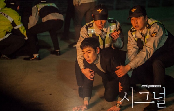tvN韓劇收視排行TOP10！《機醫》兩季上榜，冠軍收視高達22%，《德魯納》竟沒進前10！